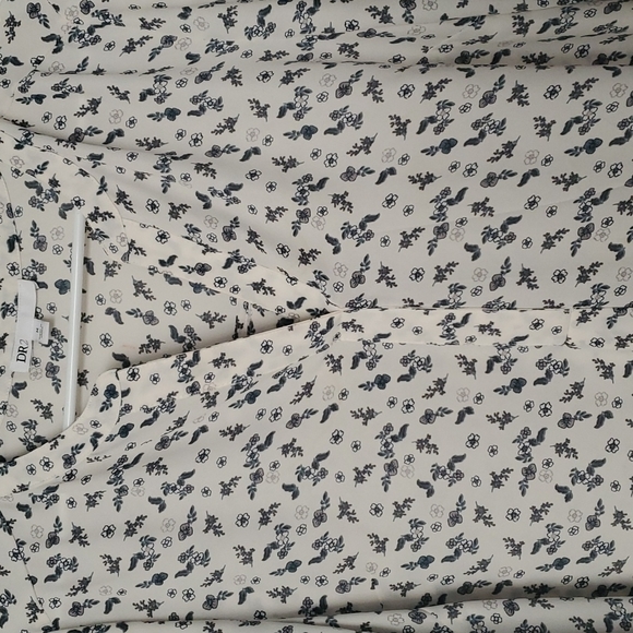 Tunic Blouse, Navy and Gray floral Size M - Picture 2 of 4